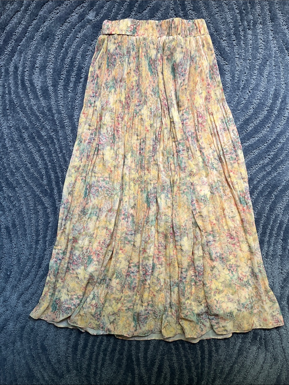 HM yellow pleated skirt